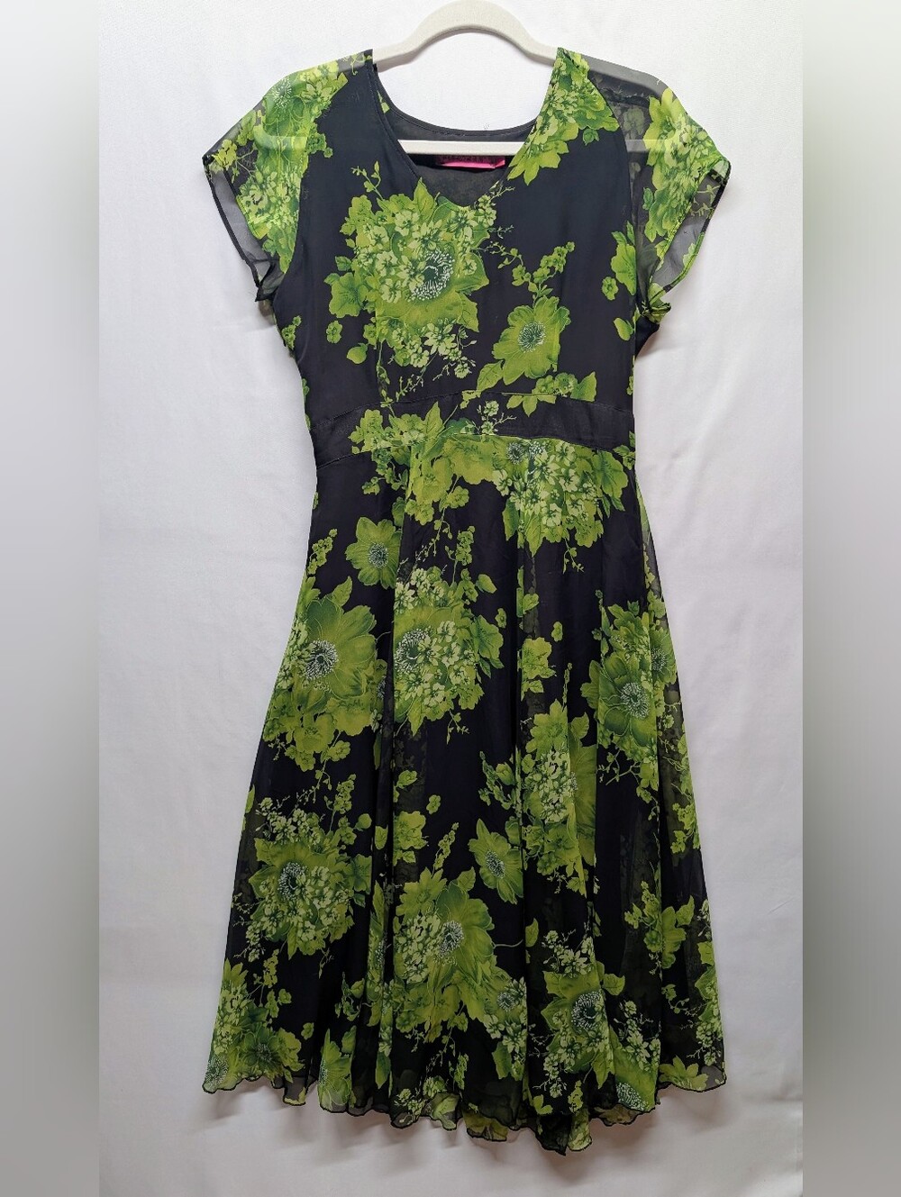 Floral Chiffon A-Line Dress in Green and Black Fits Xs-small‎